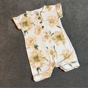 Lou Lou Floral Baby Romper with Buttons size 6-12 months